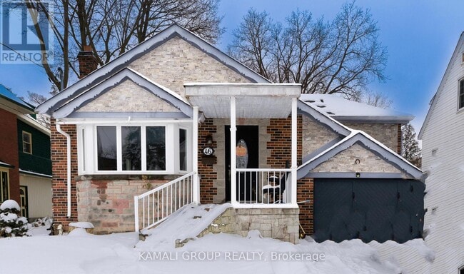 Photo - 46 Centre St E