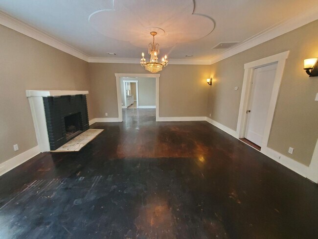 Photo - 1609 W Magnolia Ave