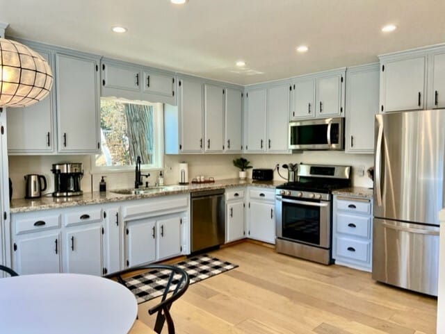 Photo - 173 Zermatt Dr