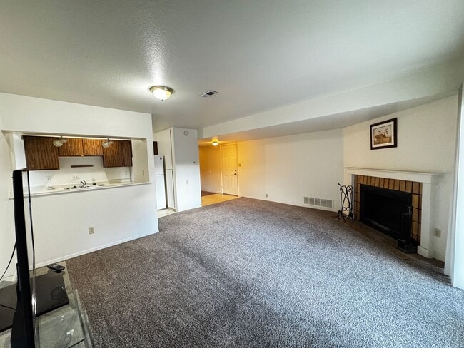 Photo - 1318 Holland Park Blvd Unit #B