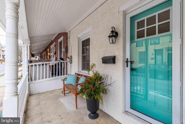 Photo - 216 W Lafayette St