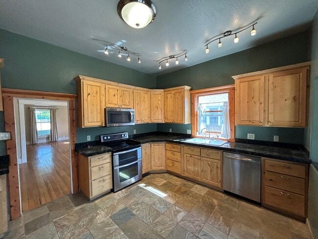 Photo - 927 Chipeta Ave