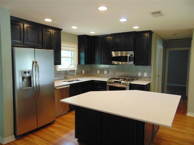 Photo - 210 W 55th St