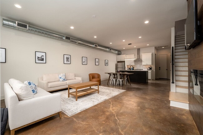 Building Photo - 750 Meda St Unit SI ID1608469P