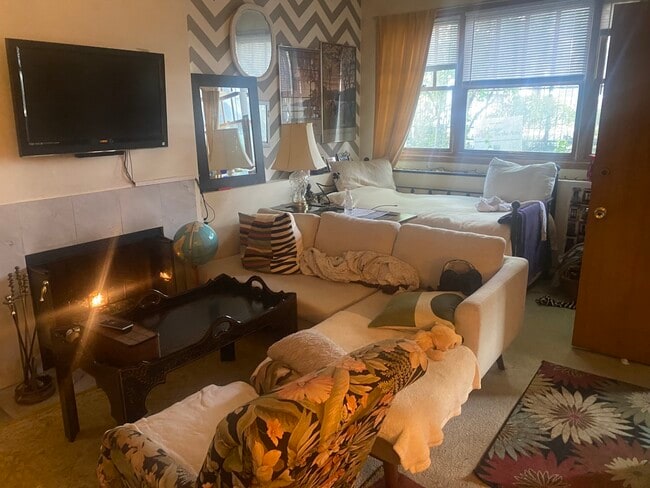 Photo - 1741 W Nelson St