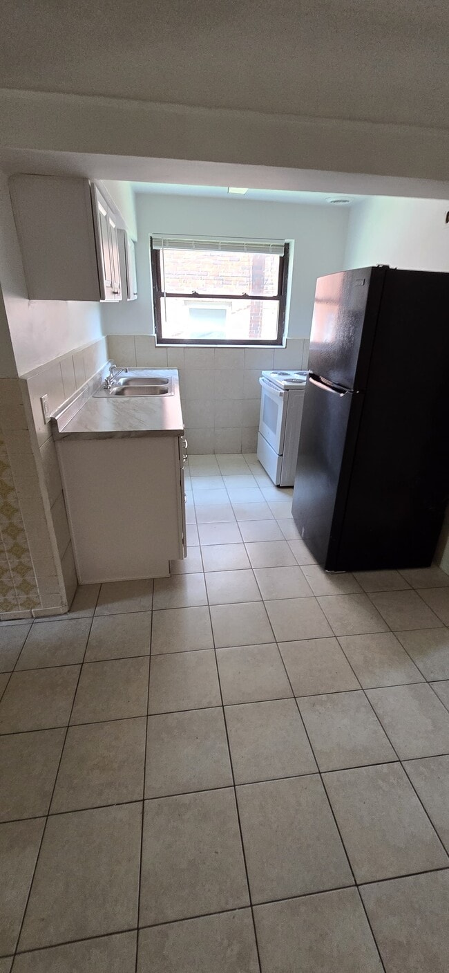Photo - 7115 Eastlawn Dr Apartments