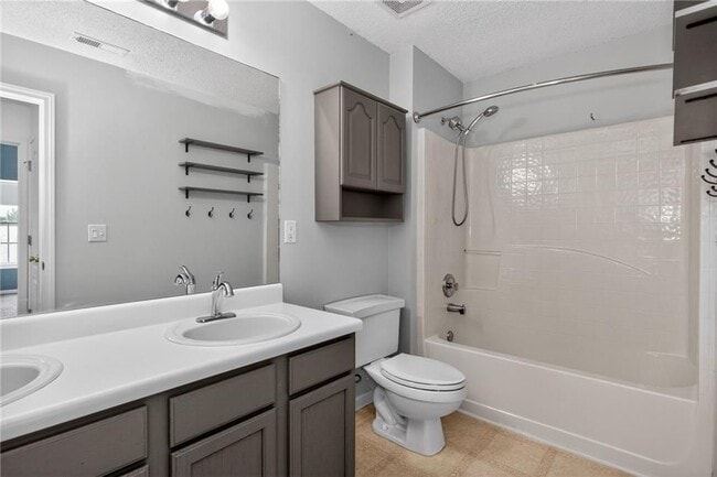 Photo - 304 Fox Overlook