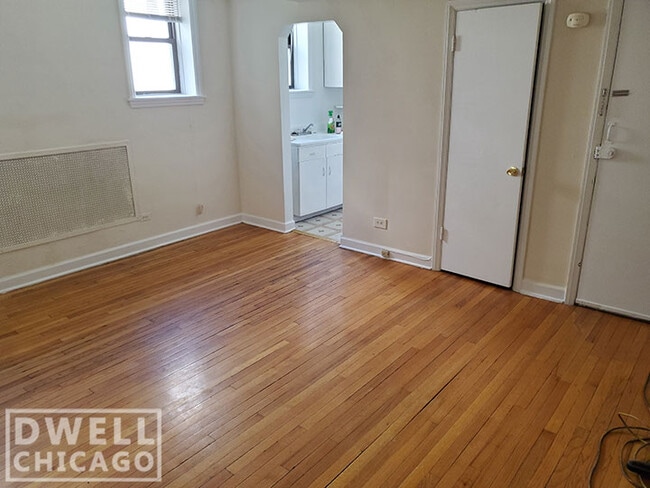 Building Photo - 6538 N Lakewood Ave Unit 6532- GD Rental