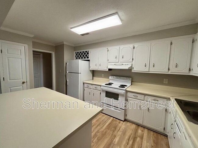 Photo - 2139 Holt St