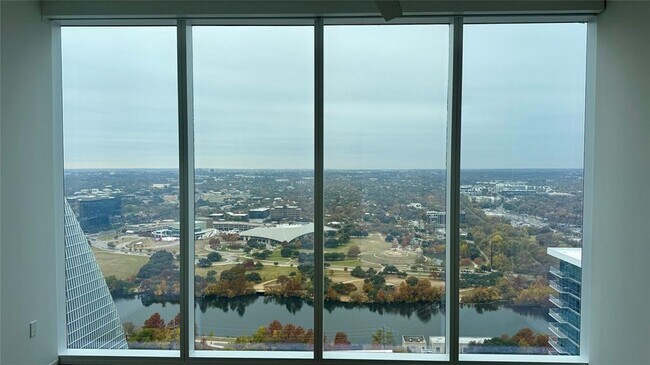 Building Photo - 301 West Ave Unit 3506