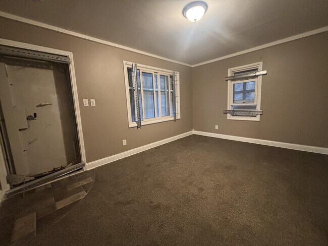 Photo - 19675 Rogge St