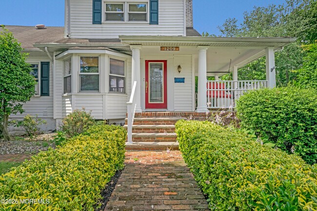 Photo - 1209 16th Ave