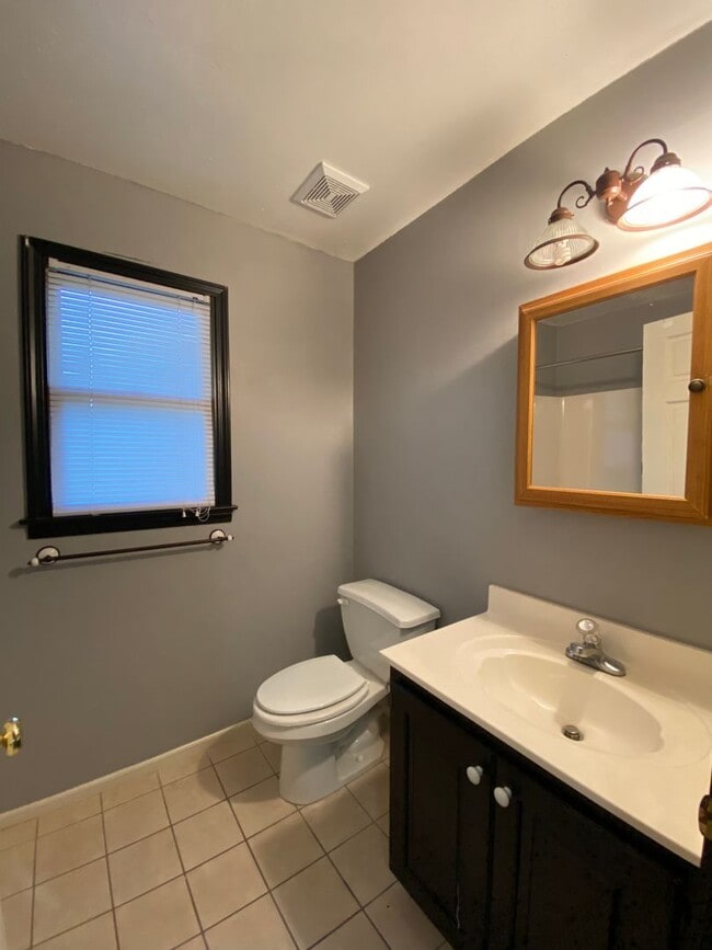 Photo - Lovely 2 bedroom Townhome