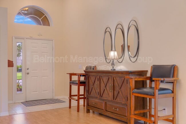 Photo - 1439 Sunningdale Way