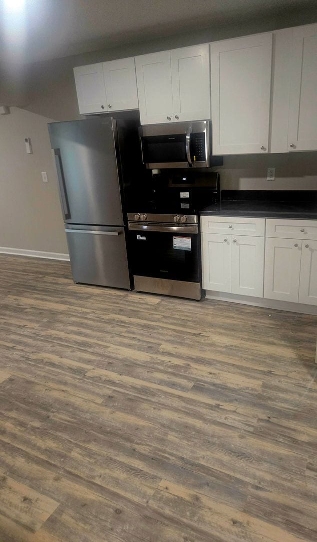 Building Photo - 3 Bedroom Rental Near Local Colleges!