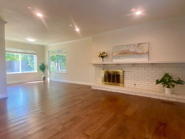 Photo - 852 Arcturus Cir