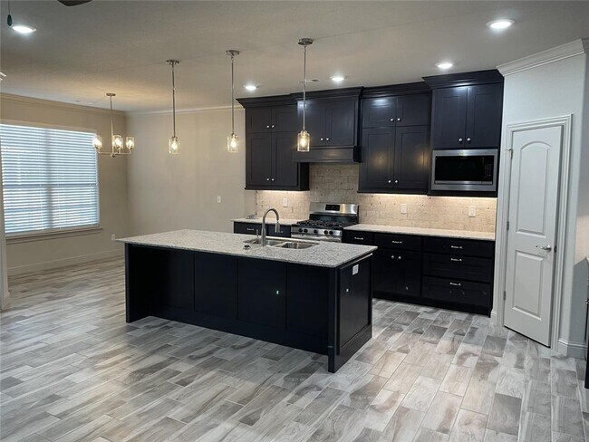 Photo - 204 Vicks Cir