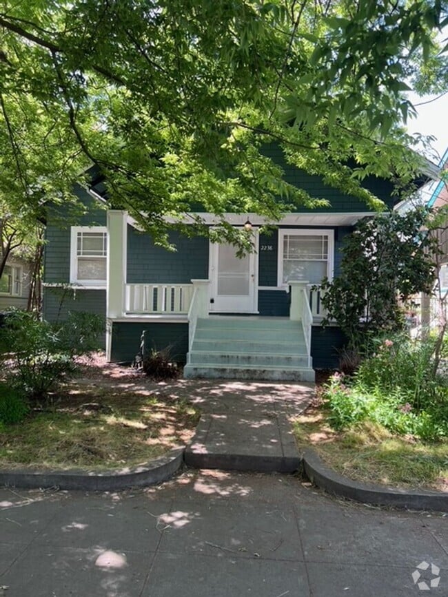 Building Photo - Curtis Park Craftsman Home