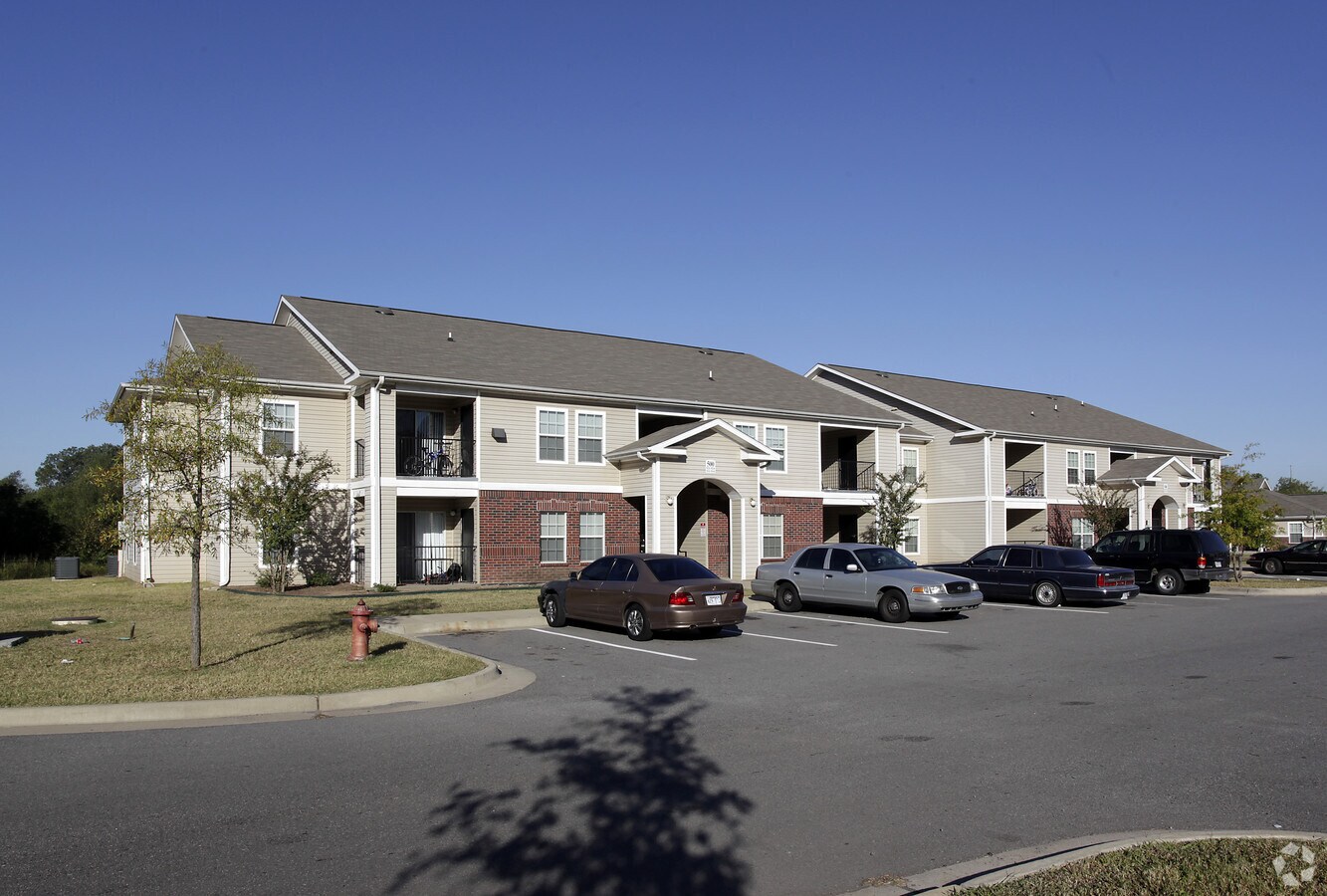 X-Stonewood Apartments LR - X-Stonewood Apartments LR