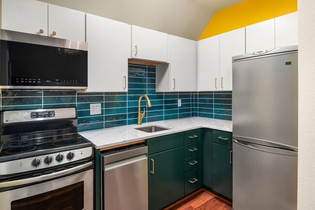 Photo - Quiet Corner of Capitol Hill in a Classic, Beautiful Home Unidad F361