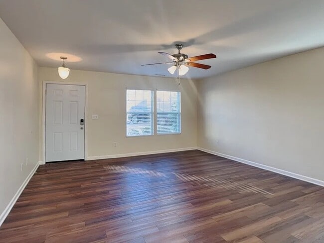 Photo - 235 Aershire Ct