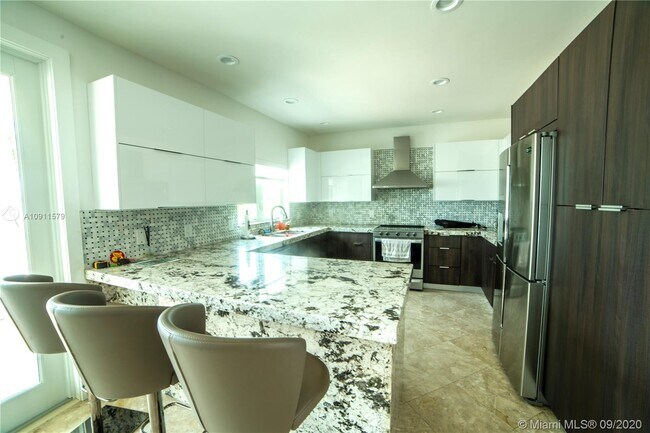 Photo - 6842 NW 112th Ave