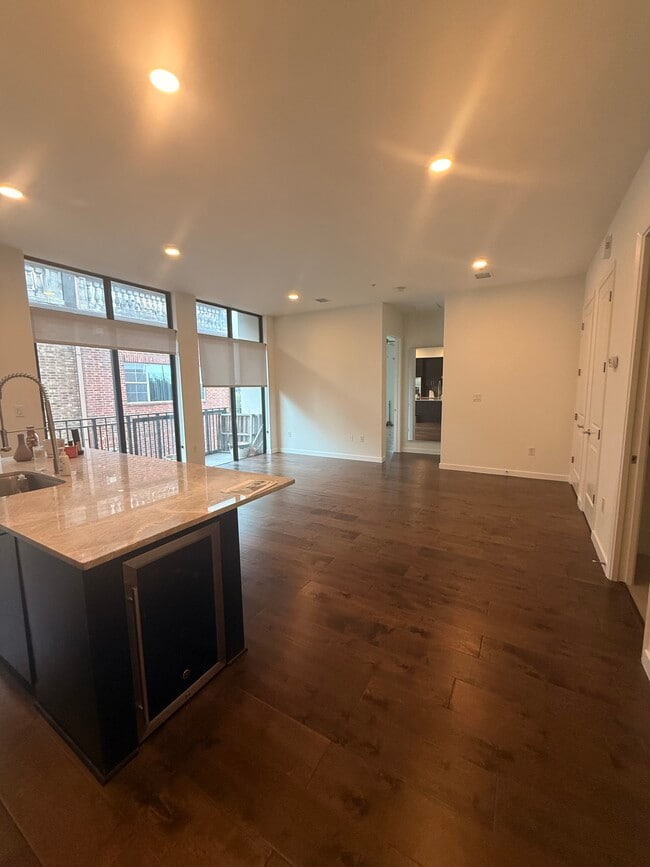 Photo - 4820 Caroline St Unit Apt 306