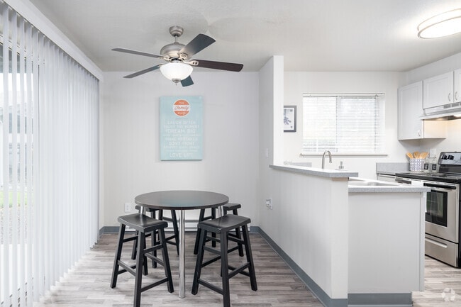 2BD, 1BA - 1,050SF - The Lucent