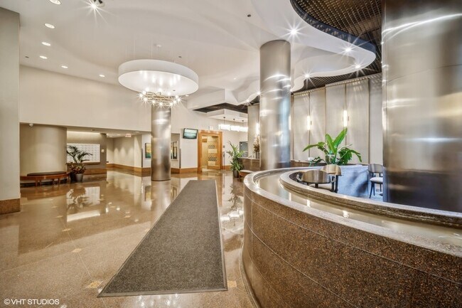 Photo - 3660 N Lake Shore Dr Unit 3910