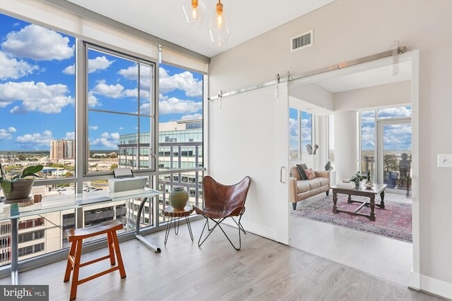 Building Photo - 930 Rose Ave Unit 1410