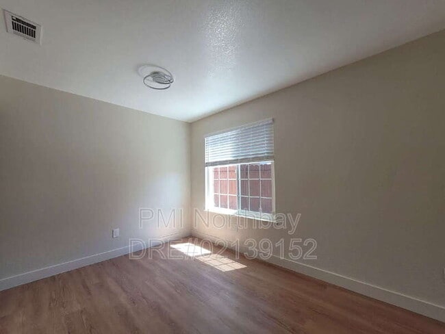 Photo - 2080 Diamond Way