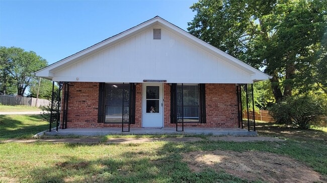 Building Photo - 306 W Hale Ave Rental