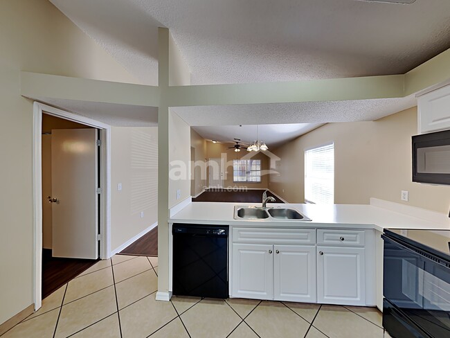 Photo - 7831 Chadwick Dr