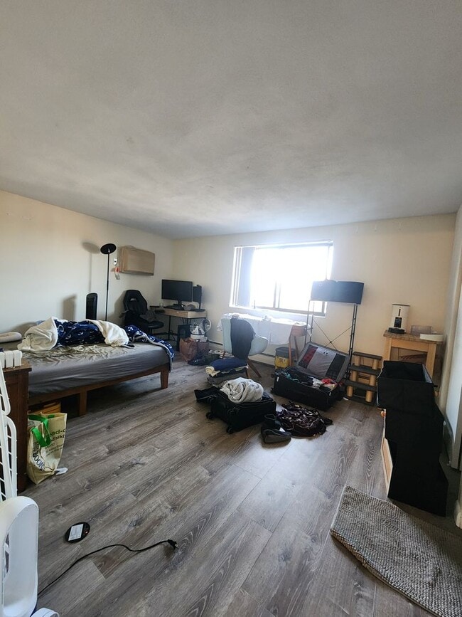 Building Photo - Watertown - 2 Bedroom Apartment - 9/1  **NO FEE*