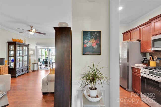 Photo - 28112 Song Sparrow Ln