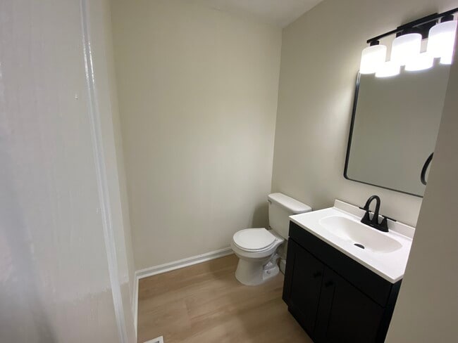 1204 E Vermont St Unit 1204