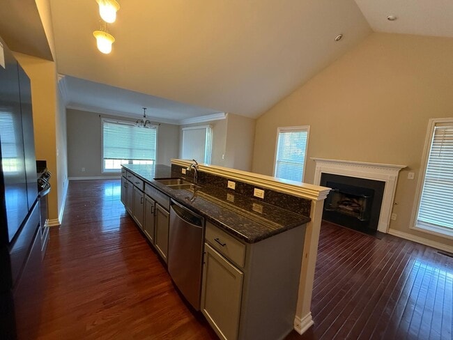 Photo - 5705 Hampshire Ln
