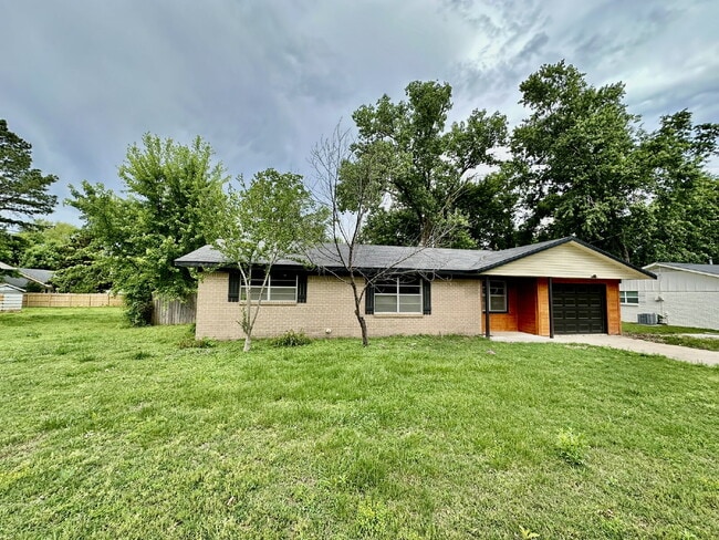 Photo - 1202 SE E St