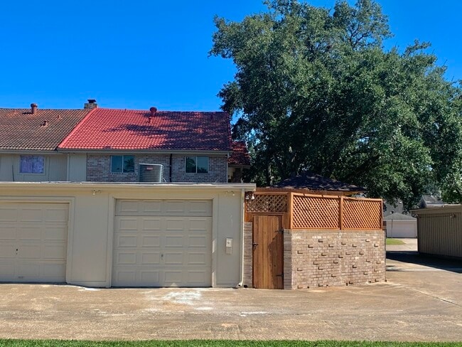 Photo - 3214 Continental Dr