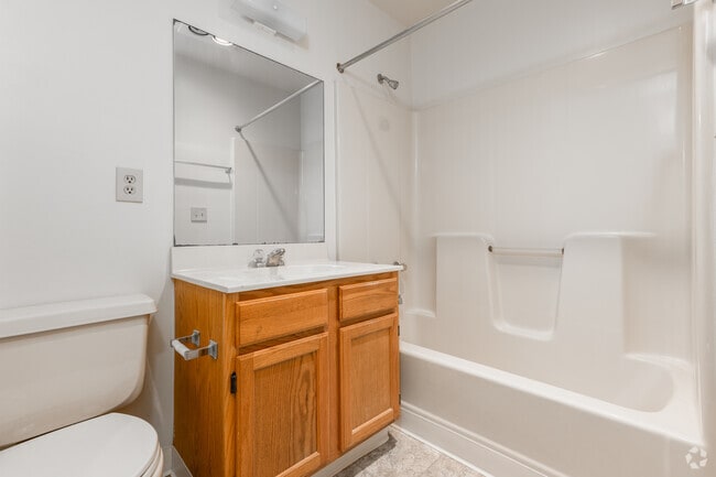 3BR, 2BA - 1,426SF - Bathroom
