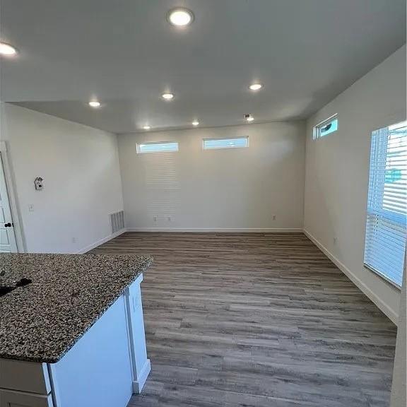 Photo - 1040 Boardwalk Ave