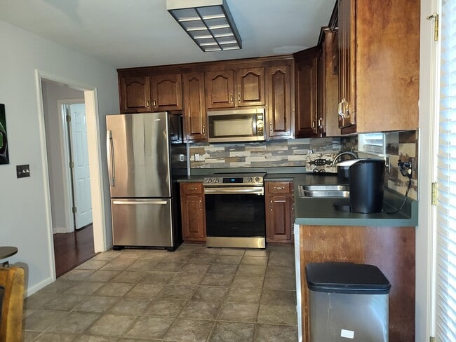 Photo - 2115 Geneva Dr