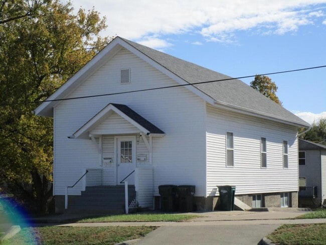 Photo - 601 W Smith St