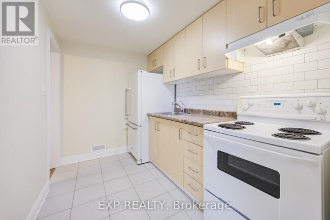 Photo - 1255 Dufferin St