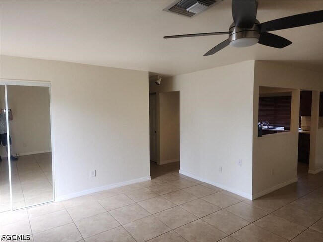 1329 Torreya Cir