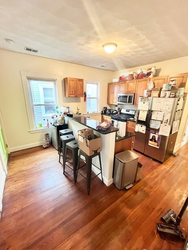 Building Photo - 8 Carmel St Unit 2