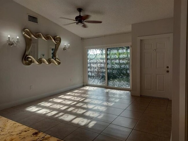 Photo - 2718 N Nob Hill Rd