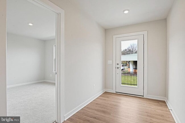 Photo - 2172 Glacier Rd