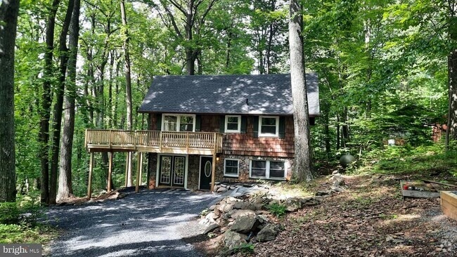Building Photo - 461 Chipmunk Trail Ln Rental