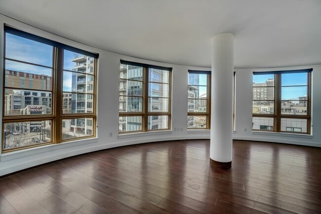 Photo - Burlington Tower